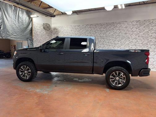 Dark Ash Metallic 2022 Chevrolet Silverado 1500 RST