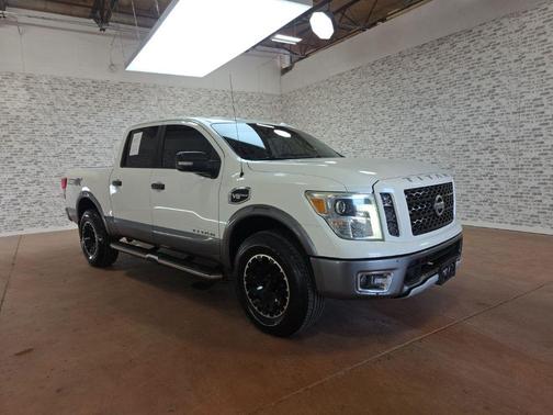 2017 Nissan Titan PRO-4X