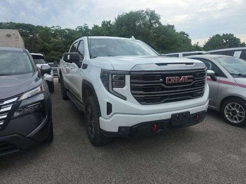 Summit White 2024 GMC Sierra 1500 AT4