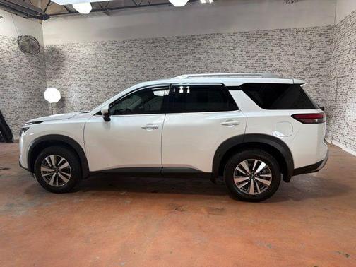 Everest White P 2025 Nissan Pathfinder SL