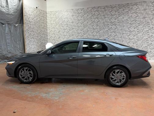 2024 Hyundai ELANTRA HEV Blue