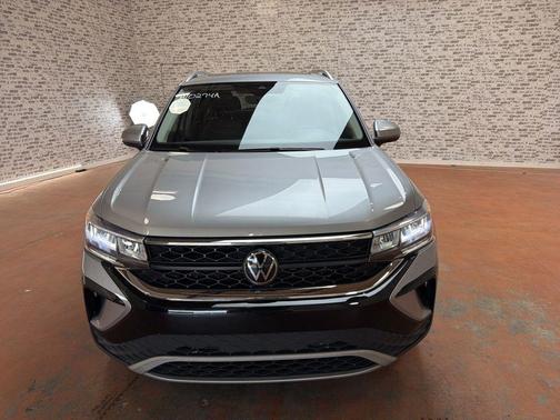 Pyrite Silver Metallic 2024 Volkswagen Taos 1.5T SE