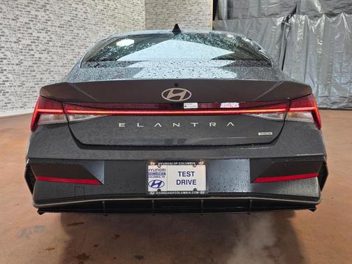 2025 Hyundai ELANTRA HEV Limited