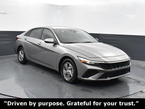 2024 Hyundai ELANTRA SE