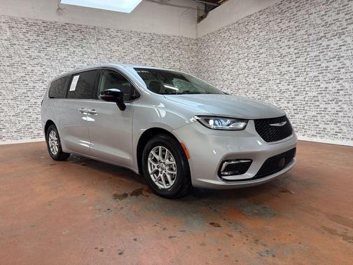 2024 Chrysler Pacifica Touring-L