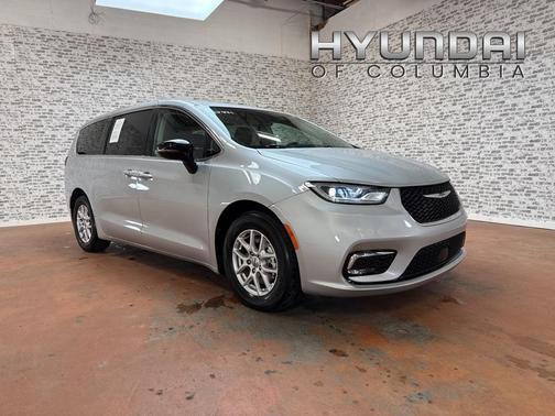 2024 Chrysler Pacifica Touring-L