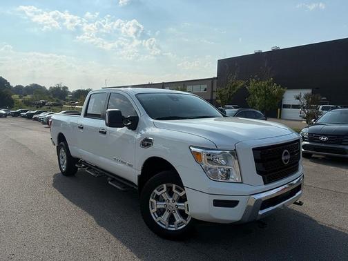 2023 Nissan Titan XD SV