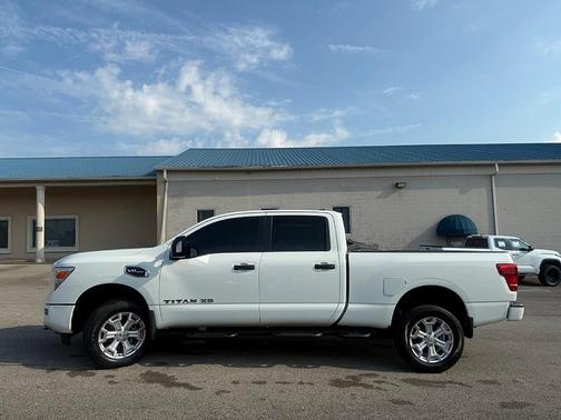 2023 Nissan Titan XD SV