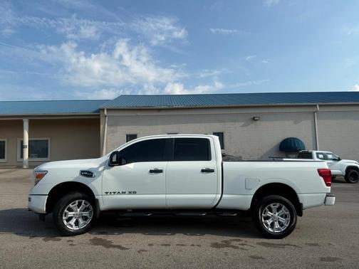 2023 Nissan Titan XD SV
