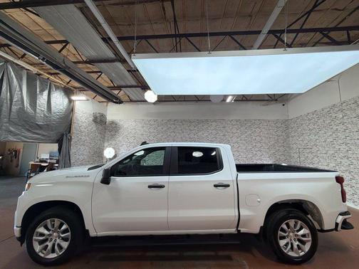 Summit White 2022 Chevrolet Silverado 1500 Limited Custom