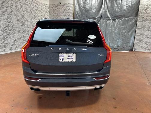 2021 Volvo XC90 T6 Momentum 7 Passenger