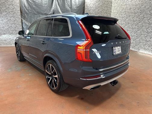 2021 Volvo XC90 T6 Momentum 7 Passenger