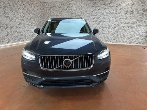 2021 Volvo XC90 T6 Momentum 7 Passenger