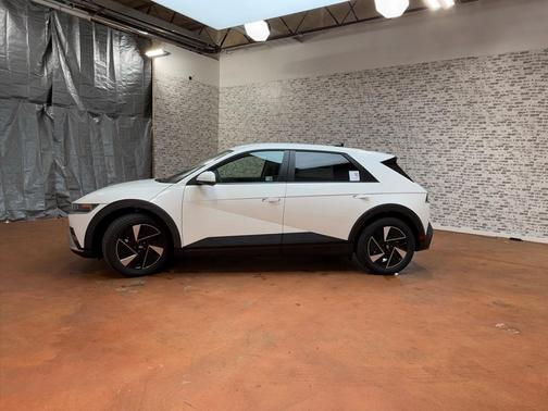 2026 Hyundai IONIQ 5 SE Standard Range