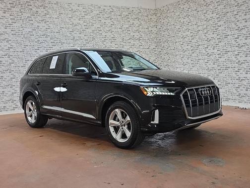 2024 Audi Q7 45 Premium Plus