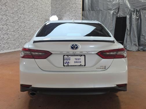 2024 Toyota Camry Hybrid XLE