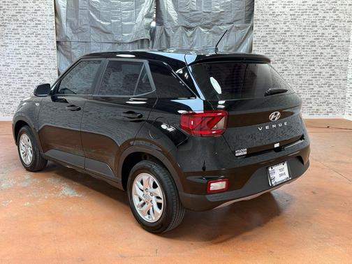 2025 Hyundai VENUE SE