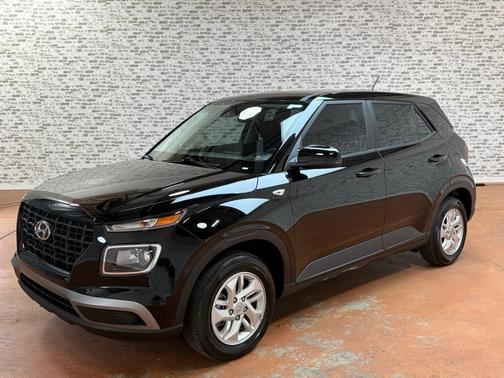 2025 Hyundai VENUE SE