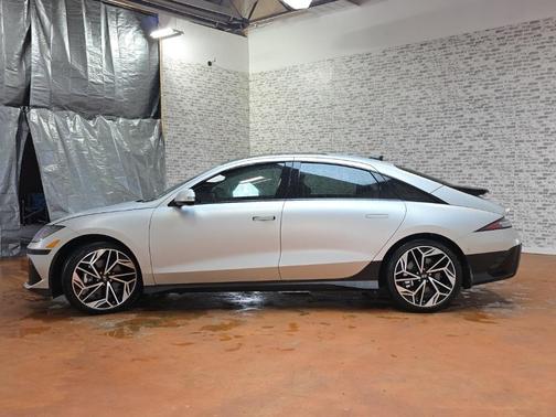 2025 Hyundai IONIQ 6 Limited