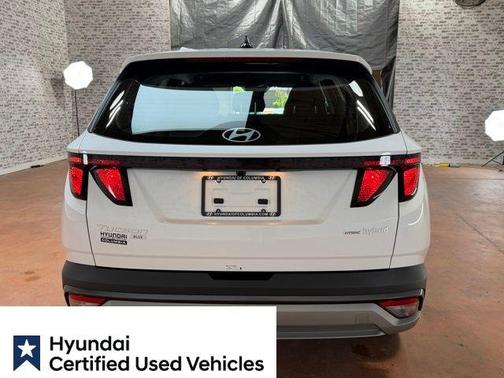 Pearl 2026 Hyundai TUCSON Hybrid Blue SE