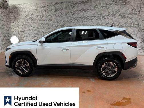 Pearl 2026 Hyundai TUCSON Hybrid Blue SE