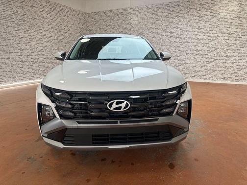 Pearl 2026 Hyundai TUCSON Hybrid Blue SE