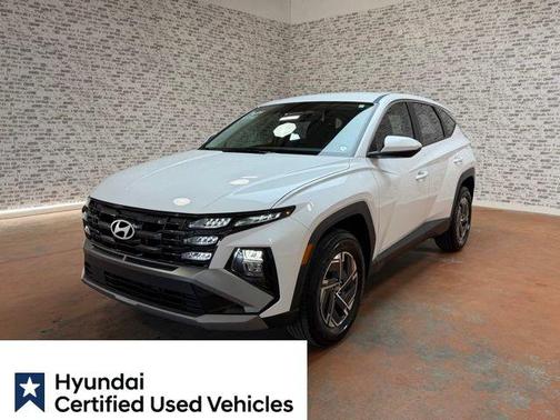 Pearl 2026 Hyundai TUCSON Hybrid Blue SE