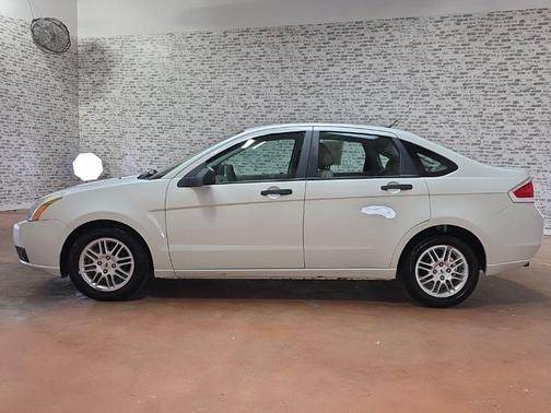 White Suede 2010 Ford Focus SE