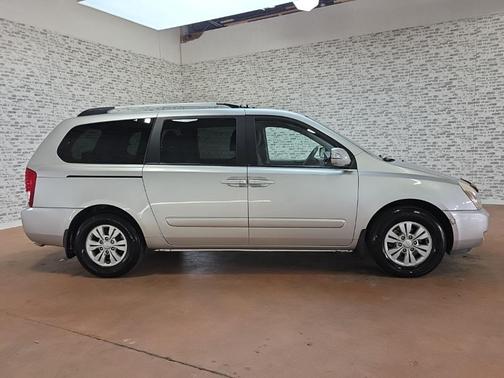 2012 Kia Sedona LX