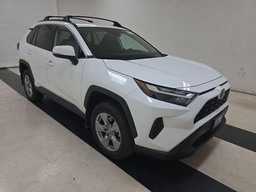 Ice Cap 2023 Toyota RAV4 XLE