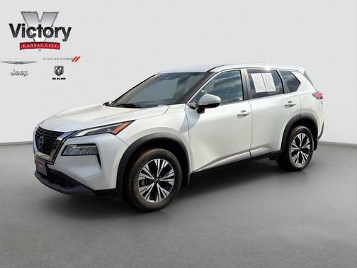 Pearl White Tricoat 2022 Nissan Rogue SV