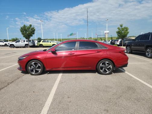 2023 Hyundai ELANTRA Limited
