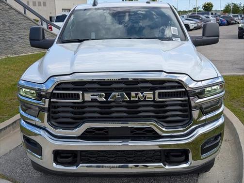 2025 RAM 2500 Tradesman Crew Cab 4x4 6'4' Box