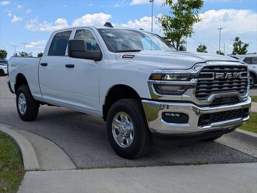 2025 RAM 2500 Tradesman Crew Cab 4x4 6'4' Box