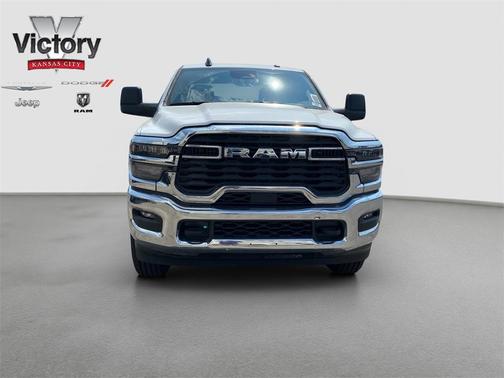 2025 RAM 2500 Tradesman Crew Cab 4x4 6'4' Box