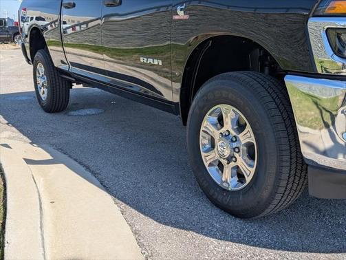 2025 RAM 2500 Big Horn Crew Cab 4x4 6'4' Box