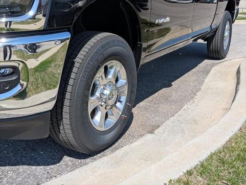 2025 RAM 2500 Big Horn Crew Cab 4x4 6'4' Box