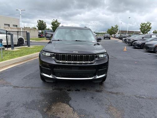 Diamond Black Crystal Pearlcoat 2022 Jeep Grand Cherokee L Limited