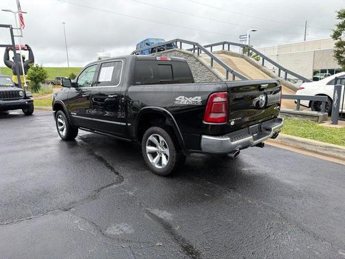 Diamond Black Crystal Pearlcoat 2021 RAM 1500 Limited