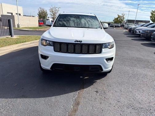 Bright White Clearcoat 2020 Jeep Grand Cherokee Altitude