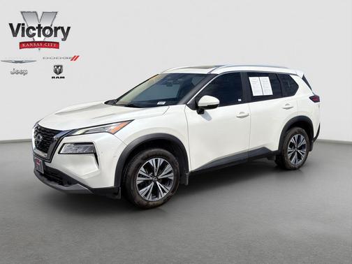 Pearl White Tricoat 2022 Nissan Rogue SV