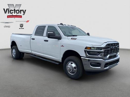 2026 RAM 3500 Tradesman Crew Cab 4x4 8' Box