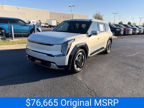 Ivory Silver Matte 2024 Kia EV9 Land
