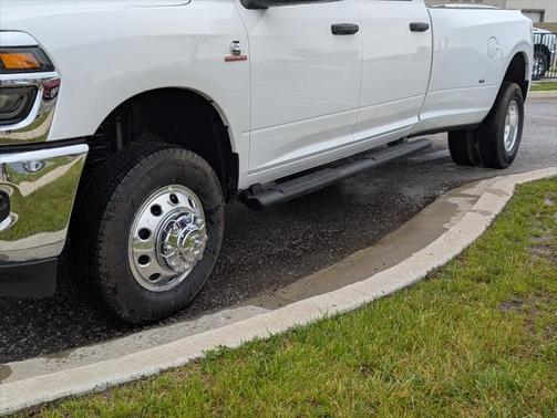 2025 RAM 3500 Tradesman Crew Cab 4x4 8' Box