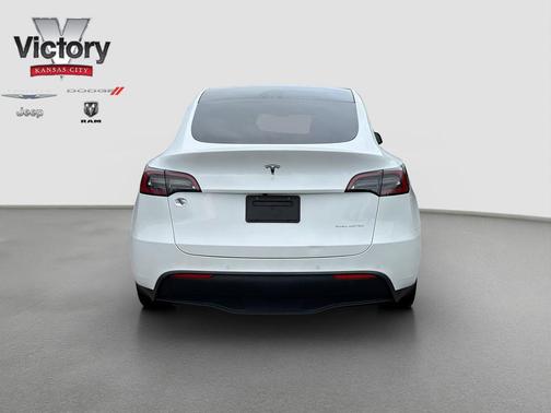 Pearl White Multi-Coat 2021 Tesla Model Y Long Range Dual Motor All-Wheel Drive