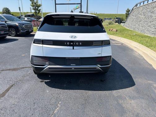 Atlas White 2023 Hyundai IONIQ 5 SEL
