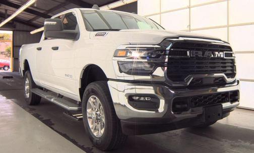 Bright White Clearcoat 2026 RAM 2500 Big Horn Crew Cab 4x4 6'4' Box