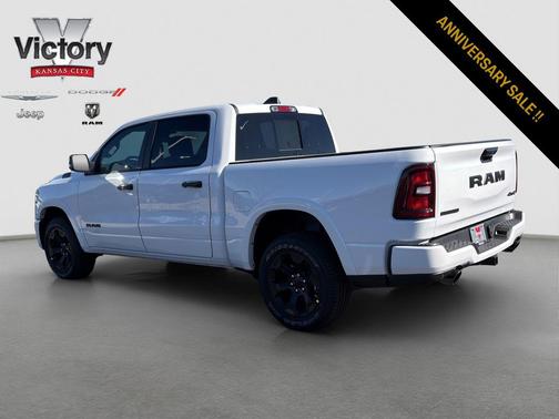 Bright White Clearcoat 2026 RAM 1500 Big Horn/Lone Star