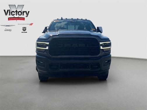 2020 RAM 3500 Laramie Crew Cab 4x4 8' Box
