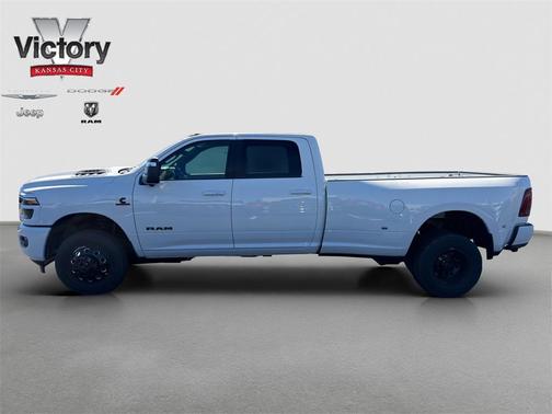 2026 RAM 3500 Laramie Crew Cab 4x4 8' Box